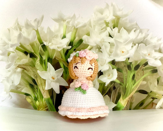 Reversible Flower Bouquet and Bride Amigurumi