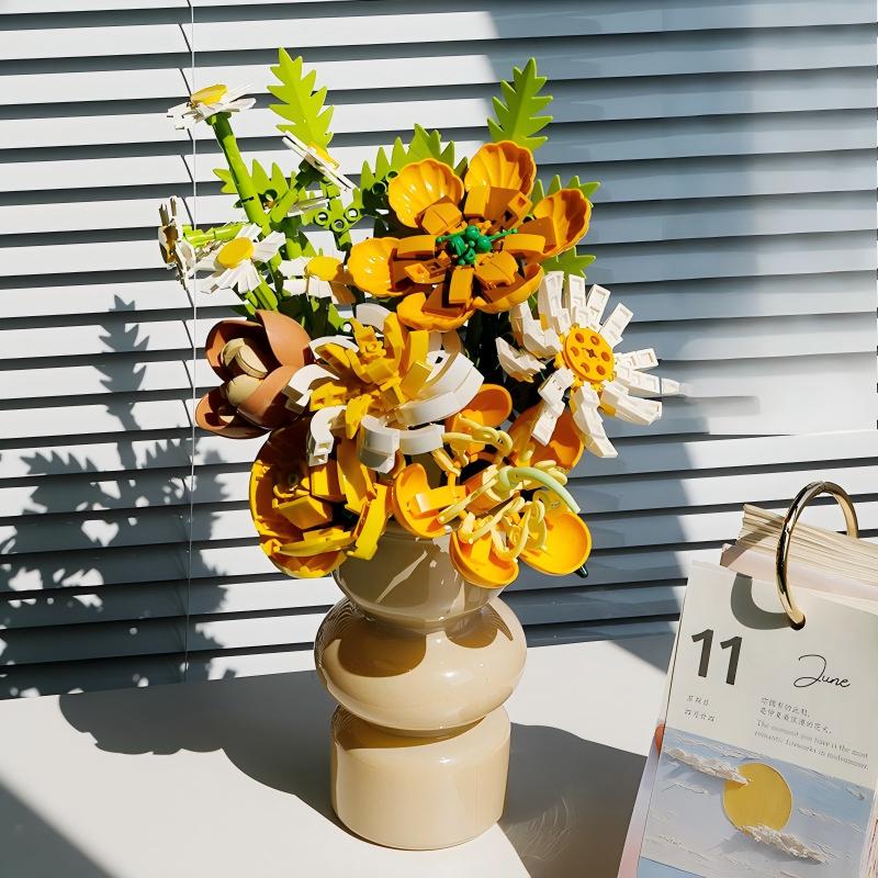 Building block bouquet + vase