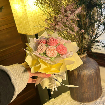 compare product Finished small rose knitted bouquet