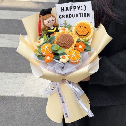 Graduation season hand-crocheted sunflower bouquet