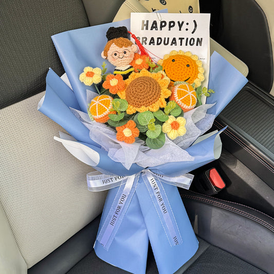 Graduation season hand-crocheted sunflower bouquet