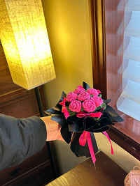 Finished small rose knitted bouquet