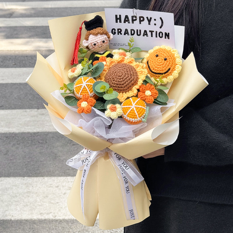 Graduation season hand-crocheted sunflower bouquet